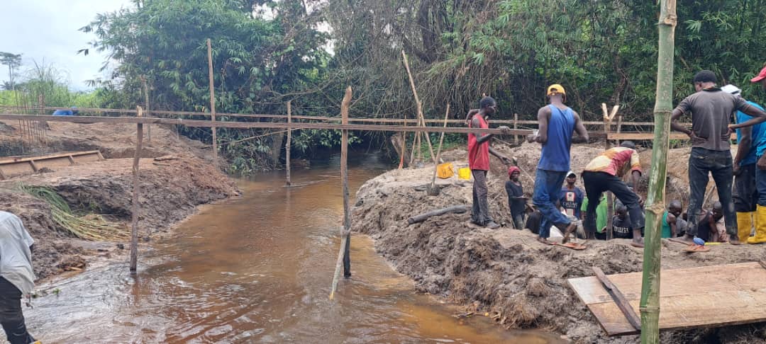 Travaux du pont Lubang à Bulungu